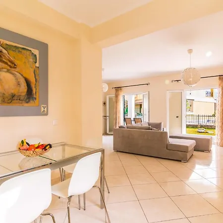 Private Maisonette Near Town By Konnect